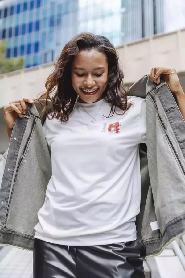 「アダストリアがVリーグ女子プロバレーボールチーム「日立Astemoリヴァーレ」とオフィシャルサプライヤー契約を締結選手がファッションモデルに！アダストリアプロデュースのオフィシャルグッズ発売」の画像