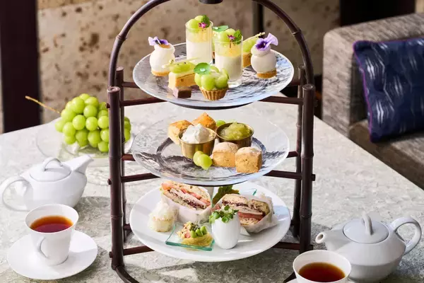 【ダーワ・悠洛 京都】煎茶やカモミ ールの香りを重ねた、涼やかな「シャインマスカットアフタヌーンティー」