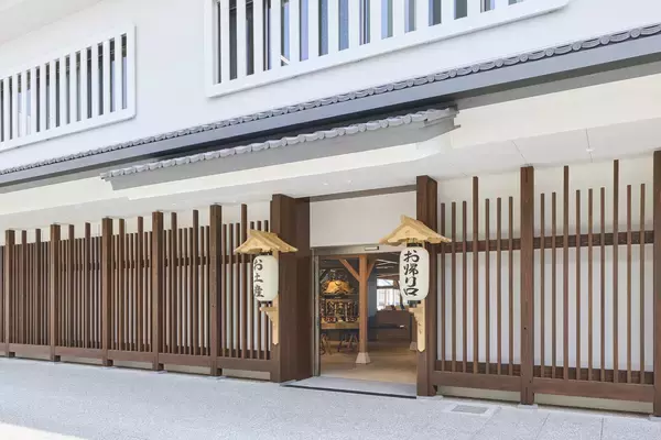 「太秦映画村、大規模リニューアルオープンに伴いオーディオテクニカのネットワークシーリングスピーカーを採用」の画像