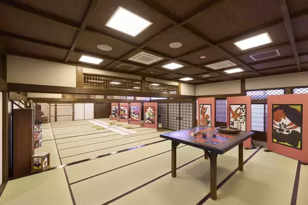 「太秦映画村、大規模リニューアルオープンに伴いオーディオテクニカのネットワークシーリングスピーカーを採用」の画像