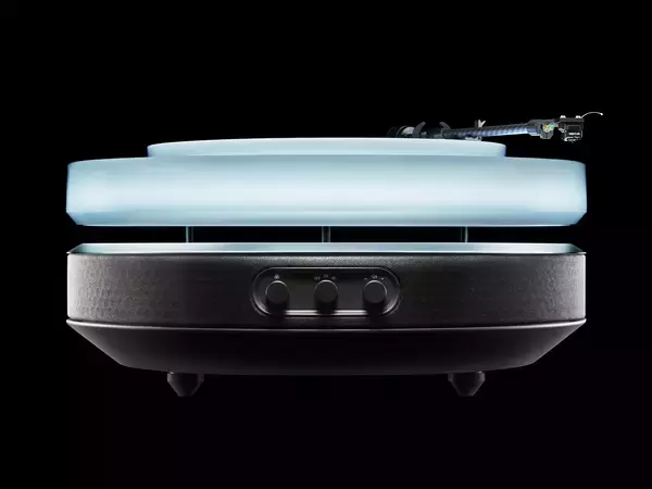 「ミラノデザインウィークで初公開された、インテリアと融合するターンテーブル『Hotaru』、遂に国内一般販売開始」の画像