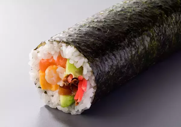 「海鮮や北海道富良野産ロースかつなどの食材を使用した全４種のとんでんの『恵方巻』をご予約受付中！食品ロスにも配慮して必要な分だけ手巻きしてご用意」の画像