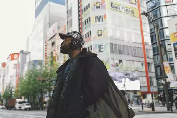 「世界的音楽アワード受賞のヒップホップアーティストKnxwledgeの音楽制作の裏側と日本滞在の様子に迫るドキュメンタリーフィルムを公開」の画像