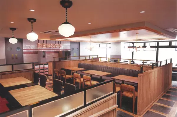 「デニーズ、都市対応型店舗「新宿西口店」「赤坂駅前店」を2月に同時期オープン～利便性を重視し快適な空間を確保、都市型ライフスタイルのニーズに応える新フォーマット～」の画像