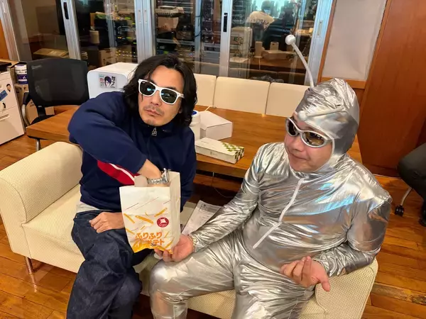 「“ごぶごぶフェスティバル”に今年もキッチンカーを出店コラボ商品「浜田ポテ功（はまだぽてとし）」に付いてくる「くら寿司店長浜ちゃん限定ブロマイドカード」ビジュアル初公開！」の画像