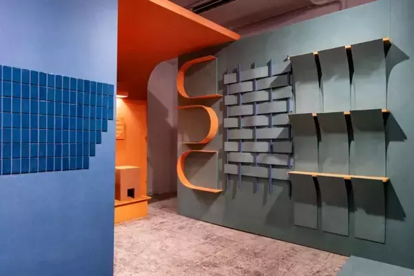 「【博展×東合板】「カラーMDF」を床・壁・天井まで一体で表現！DESIGNART TOKYO 2025に出展」の画像