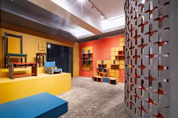 「【博展×東合板】「カラーMDF」を床・壁・天井まで一体で表現！DESIGNART TOKYO 2025に出展」の画像