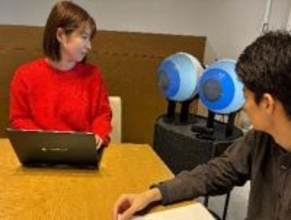 ◆自動運転ロボットに「瞳」をつけて意思伝達◆ 「瞳ディスプレイ」で歩行者との安心な共存を実現へ ～関西大学総合情報学部・瀬島吉裕教授の研究／ロボットワールド2025で発表～