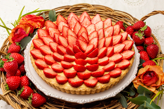 【キル フェ ボン】数々のコンテストで最高金賞に輝いた埼玉県のブランドイチゴ“あまりん”1ホールに約35粒を贅沢に使用した“あまりん”が主役のケーキ！「特選 埼玉県北田農園産 “あまりん”のタルト」
