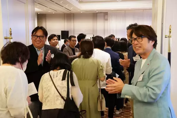 「永年勤続表彰式典「KANDO Creators Ceremony」を開催」の画像