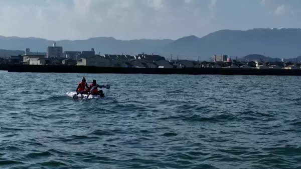 「夢、愛、そして友情！ミルクティー紙パックで叶える琵琶湖大冒険」の画像