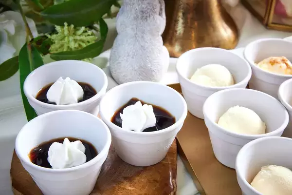 「牛角の「デザート食べ放題」ついに“全店”導入が決定！～5種のアイス・ケーキ・炙りドーナツまで、充実の食べ放題～」の画像