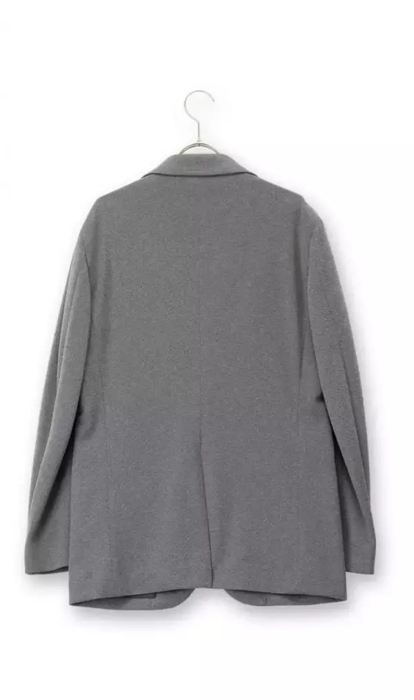 「空気の持つ特性を生かした「KARUISHI®」素材を採用軽くて保温性に優れたセットアップスーツを発売」の画像