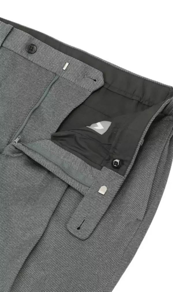 「空気の持つ特性を生かした「KARUISHI®」素材を採用軽くて保温性に優れたセットアップスーツを発売」の画像