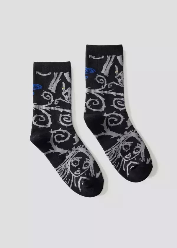 「『ティム・バートンのコープスブライド』とグラニフがコラボレーション！ダークでロマンティックな作品からスウェットやブルゾン、バッグなど11アイテムが登場」の画像