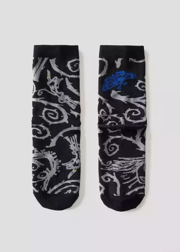 「『ティム・バートンのコープスブライド』とグラニフがコラボレーション！ダークでロマンティックな作品からスウェットやブルゾン、バッグなど11アイテムが登場」の画像