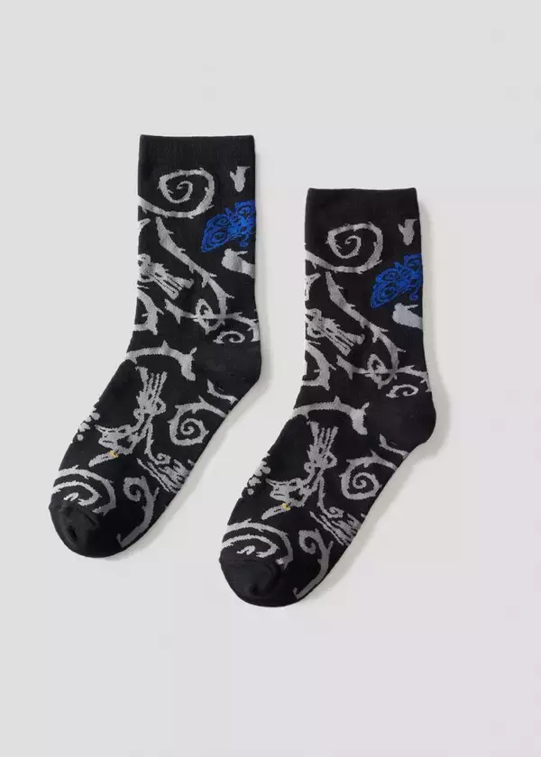 「『ティム・バートンのコープスブライド』とグラニフがコラボレーション！ダークでロマンティックな作品からスウェットやブルゾン、バッグなど11アイテムが登場」の画像