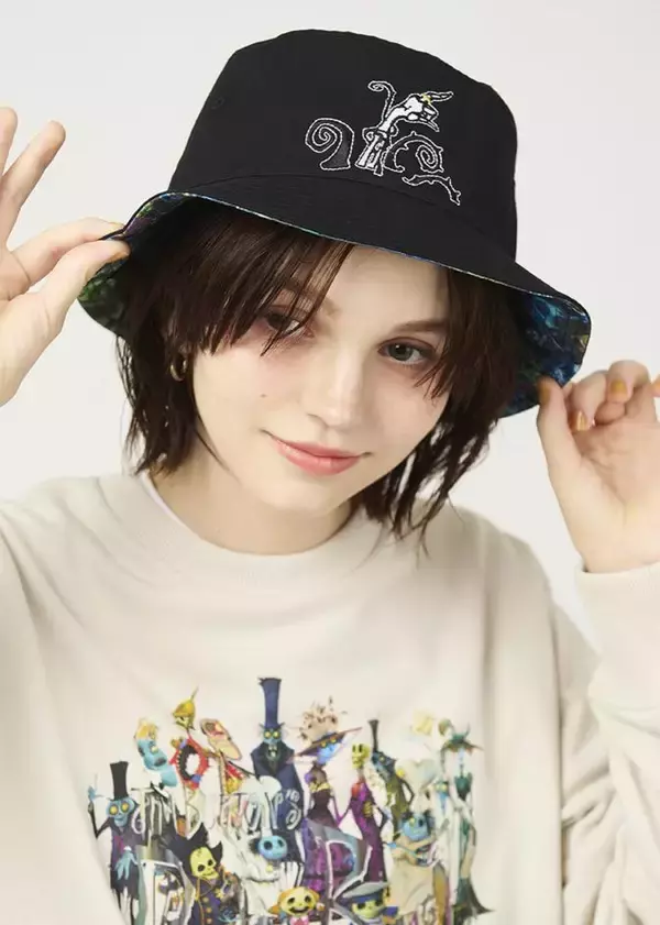 「『ティム・バートンのコープスブライド』とグラニフがコラボレーション！ダークでロマンティックな作品からスウェットやブルゾン、バッグなど11アイテムが登場」の画像