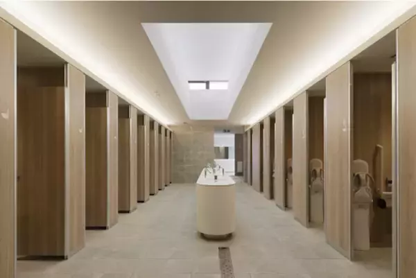 「LIXIL、清掃現場の声を聞き、導入後は丁寧に伴走。「失敗させないDX」で、日本のトイレの「きれい」を守る。」の画像