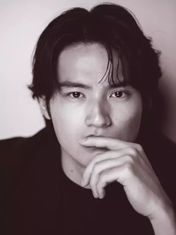 「水上恒司さんと生見愛瑠さんが変幻自在な着こなしを披露！学生も、社会人も、誰でも。「なぜ、みんなのスーツが支持されているのか？」」の画像