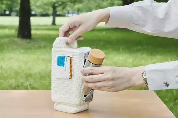 「電動アシスト自転車PASのバッテリー風のあみぐるみ登場。便利機能を搭載した新作をサイクリングのお供に!!」の画像