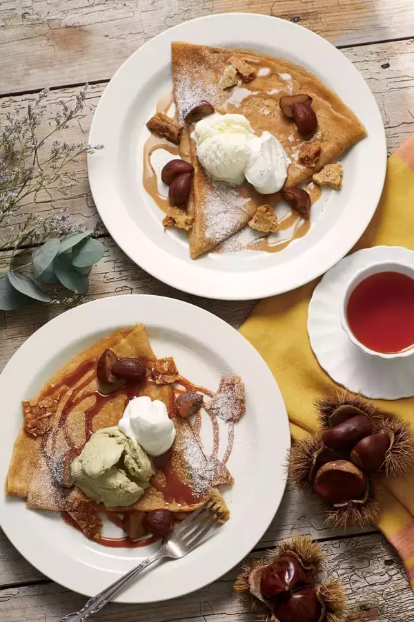 「【Afternoon Tea LOVE&TABLE】"シャインマスカット" や “渋皮栗” など、秋のミルクレープ3種を発売！マロン×ピスタチオの新作クレープセットも」の画像