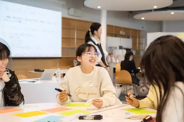 「日本女子大学で女子高校生向けに起業体験授業を実施―「経済学部（仮称）」の学びに触れる実践的ワークショップ―」の画像
