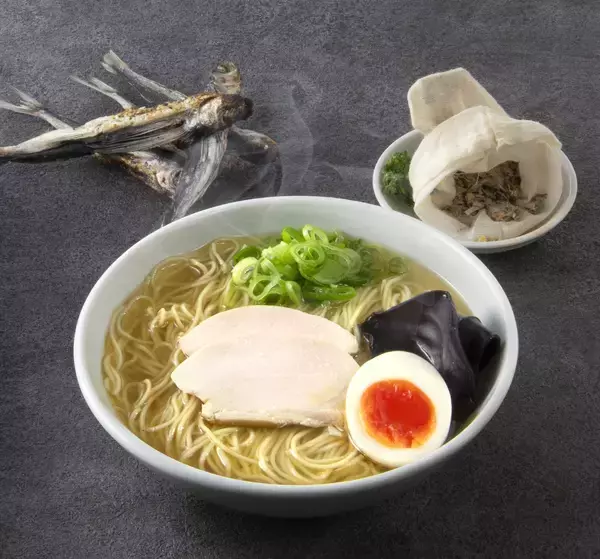 「一風堂と長崎県平戸市が新名物 【あごだしラーメン】 を共同開発！平戸の名産品を味わうスペシャルコース料理とともに東京でお披露目します！」の画像