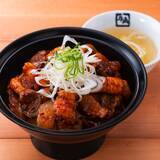 「【牛角焼肉食堂】まっしろで“辛くない”チゲが新登場！牛×貝の濃厚Wダシで、心も体もじんわり『石鍋豆富コムタン定食』」の画像9