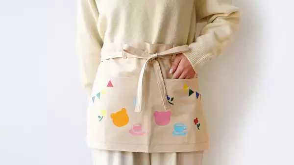 「ファミリアチェックとクマちゃんをあしらったオリジナルデザインの「ネスカフェ ふわラテ」が数量限定で登場、2026年3月1日（日）新発売」の画像