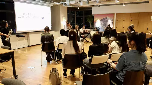 「【イベントレポート】「話SO!遊BO!踊RO! WeWork 学生アンバサダーを務める5人の現役音大生によるコミュニケーション型演奏会」を開催」の画像