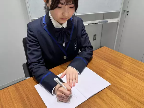 筆記具メーカー「ゼブラ株式会社」が初めて中学高校の探究学習に参画！筆記をデータ化するペンで「かく」ことの可能性を探る学習プログラムを提供。2026年7月より東京 青稜中学校・高等学校で授業開始