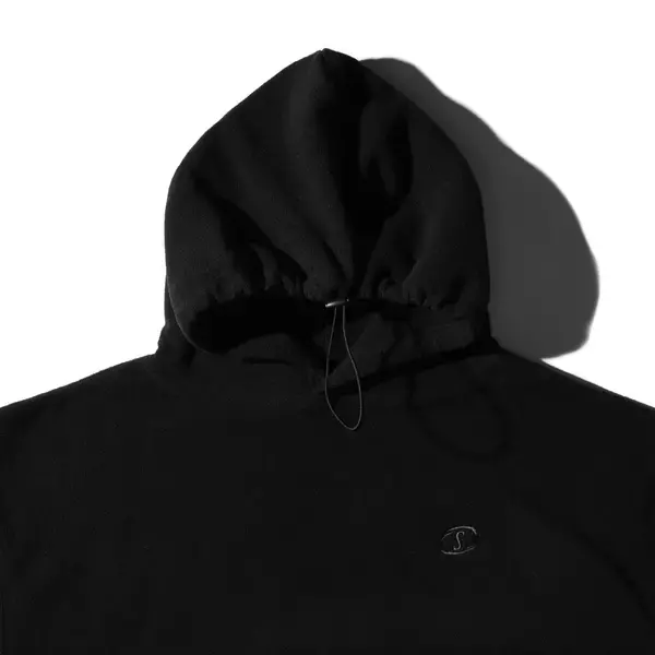 「COURTSIDE FREECE（コートサイドフリース）シリーズプレー前のアップ、移動時に身体を暖かく包み込む軽量で防寒性に優れる機能的なフリースウェアシリーズ 好評発売中」の画像