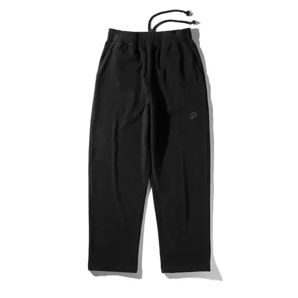 「COURTSIDE FREECE（コートサイドフリース）シリーズプレー前のアップ、移動時に身体を暖かく包み込む軽量で防寒性に優れる機能的なフリースウェアシリーズ 好評発売中」の画像