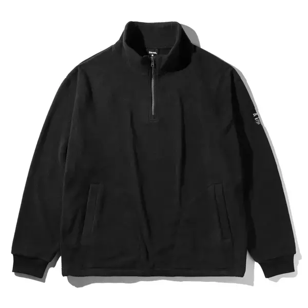 「COURTSIDE FREECE（コートサイドフリース）シリーズプレー前のアップ、移動時に身体を暖かく包み込む軽量で防寒性に優れる機能的なフリースウェアシリーズ 好評発売中」の画像