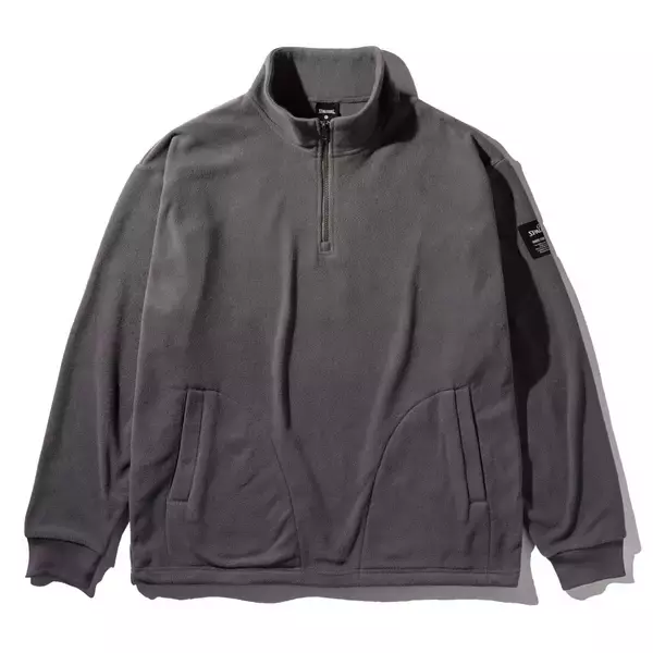 「COURTSIDE FREECE（コートサイドフリース）シリーズプレー前のアップ、移動時に身体を暖かく包み込む軽量で防寒性に優れる機能的なフリースウェアシリーズ 好評発売中」の画像