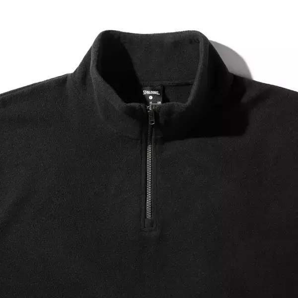 「COURTSIDE FREECE（コートサイドフリース）シリーズプレー前のアップ、移動時に身体を暖かく包み込む軽量で防寒性に優れる機能的なフリースウェアシリーズ 好評発売中」の画像