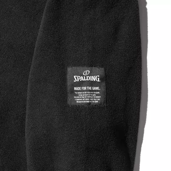 「COURTSIDE FREECE（コートサイドフリース）シリーズプレー前のアップ、移動時に身体を暖かく包み込む軽量で防寒性に優れる機能的なフリースウェアシリーズ 好評発売中」の画像