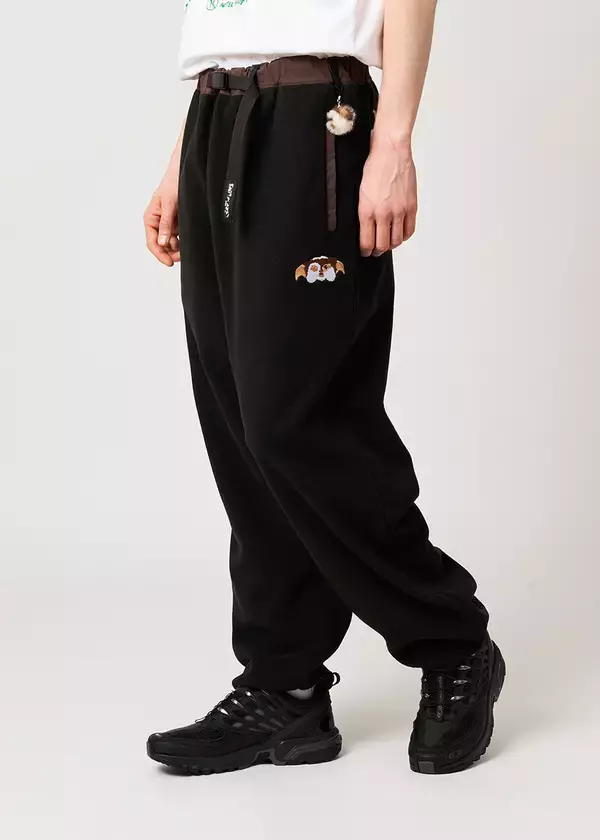 「映画『グレムリン』との最新コラボレーションアイテムがこのホリデーシーズンに登場！アパレルから雑貨まで全19アイテムを2025年12月23日に発売」の画像