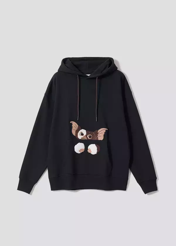 「映画『グレムリン』との最新コラボレーションアイテムがこのホリデーシーズンに登場！アパレルから雑貨まで全19アイテムを2025年12月23日に発売」の画像