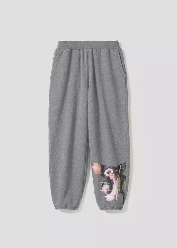 「映画『グレムリン』との最新コラボレーションアイテムがこのホリデーシーズンに登場！アパレルから雑貨まで全19アイテムを2025年12月23日に発売」の画像