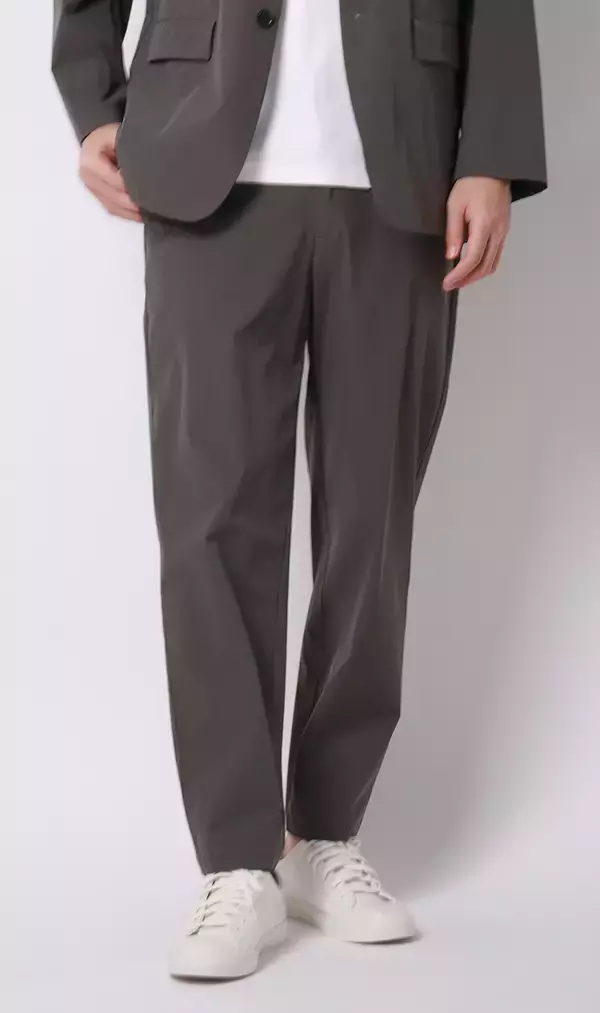 「洋服の青山『初』、夏の新たな正装として「ハーフパンツ」を提案！スーツのプロが企画したビジネスでも安心なデザイン」の画像