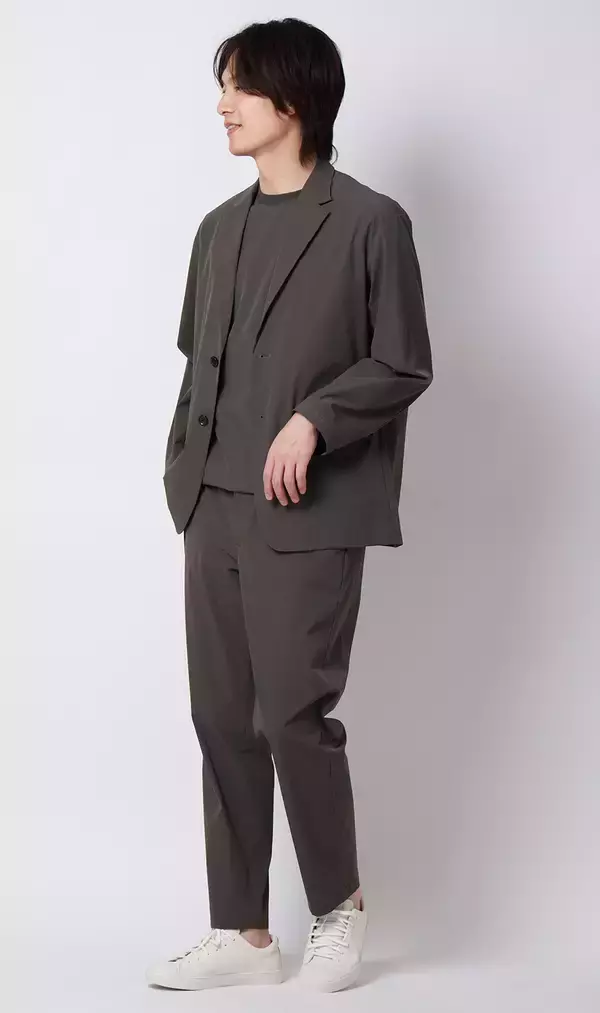 「洋服の青山『初』、夏の新たな正装として「ハーフパンツ」を提案！スーツのプロが企画したビジネスでも安心なデザイン」の画像