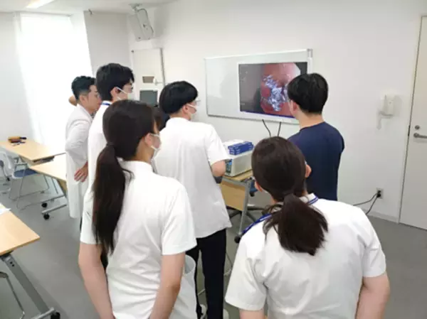 「埼玉医科大学が将来の外科医不足解消に向けた取り組み「ユース モロリンピック」を開催」の画像