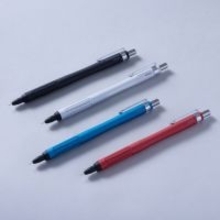 ～手にフィットする曲線的なボディと滑りにくいグリップが特長～シャープペンシル「インタリオシャープ05」を新発売！