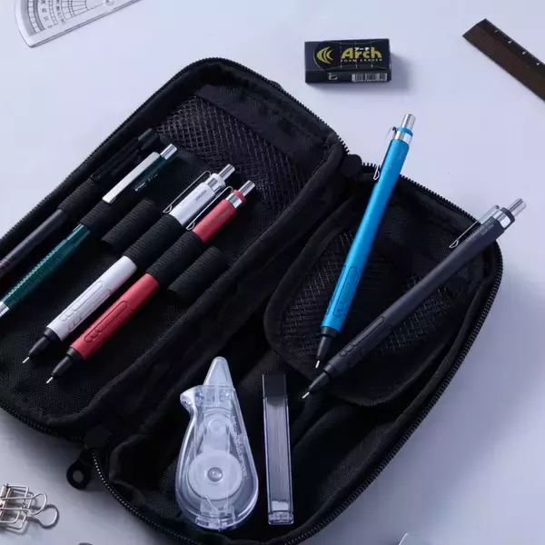 「～手にフィットする曲線的なボディと滑りにくいグリップが特長～シャープペンシル「インタリオシャープ05」を新発売！」の画像