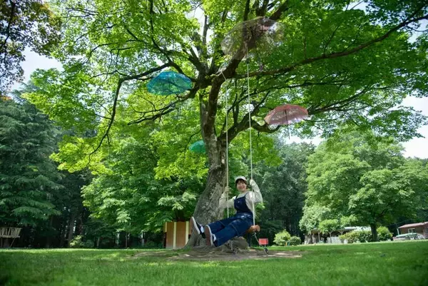 「那須千本松牧場が約120本のカラフル傘で梅雨を彩る期間限定イベント「千本松アンブレラウォーク」を初開催」の画像