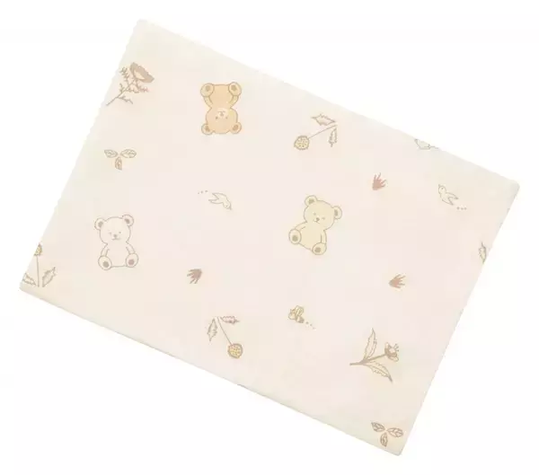 「業界初(※1)掛けふとんが顔にかからず窒息リスクを減らす(※2)『すくすや ベビー羽毛ふとん』2025年7月下旬 アカチャンホンポで先行発売」の画像