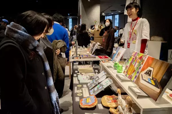「アートのECプラットフォーム「OIL」が、出店ギャラリーVOILLD主催の「TOKYO ART BAZAAR vol.8」に参加。1月9日（金）～11日（日）、ラフォーレミュージアム原宿にて開催。」の画像