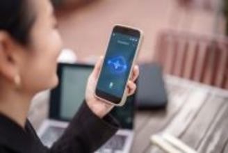 生活者はAIサービスを「負担の軽減」に活用する一方、「付加価値」としては「安心」「感動」といった感情的価値に期待